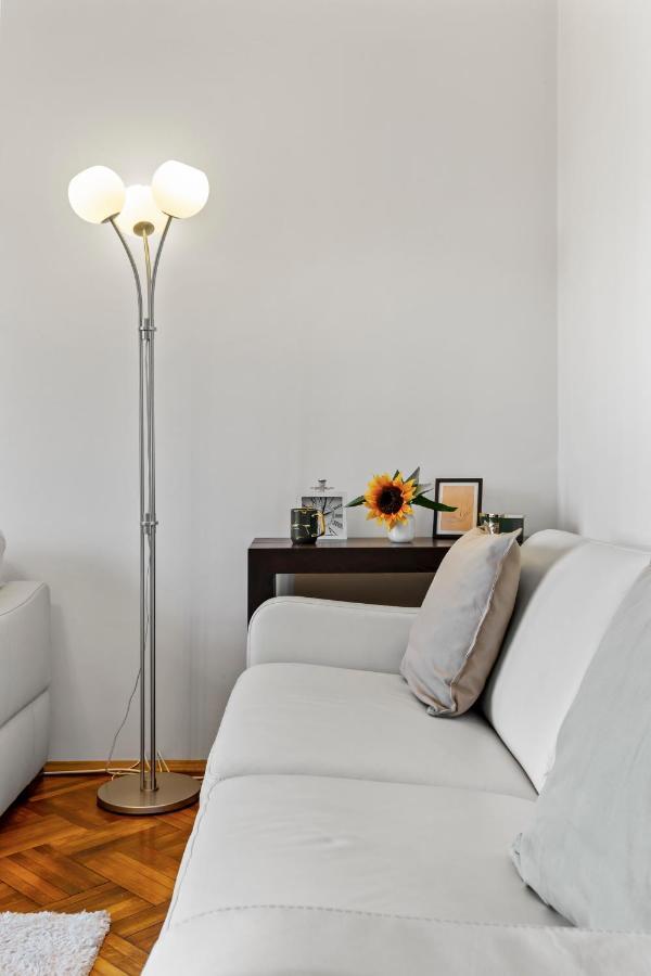 City Vibes Apartment บูคาเรสต์ ภายนอก รูปภาพ